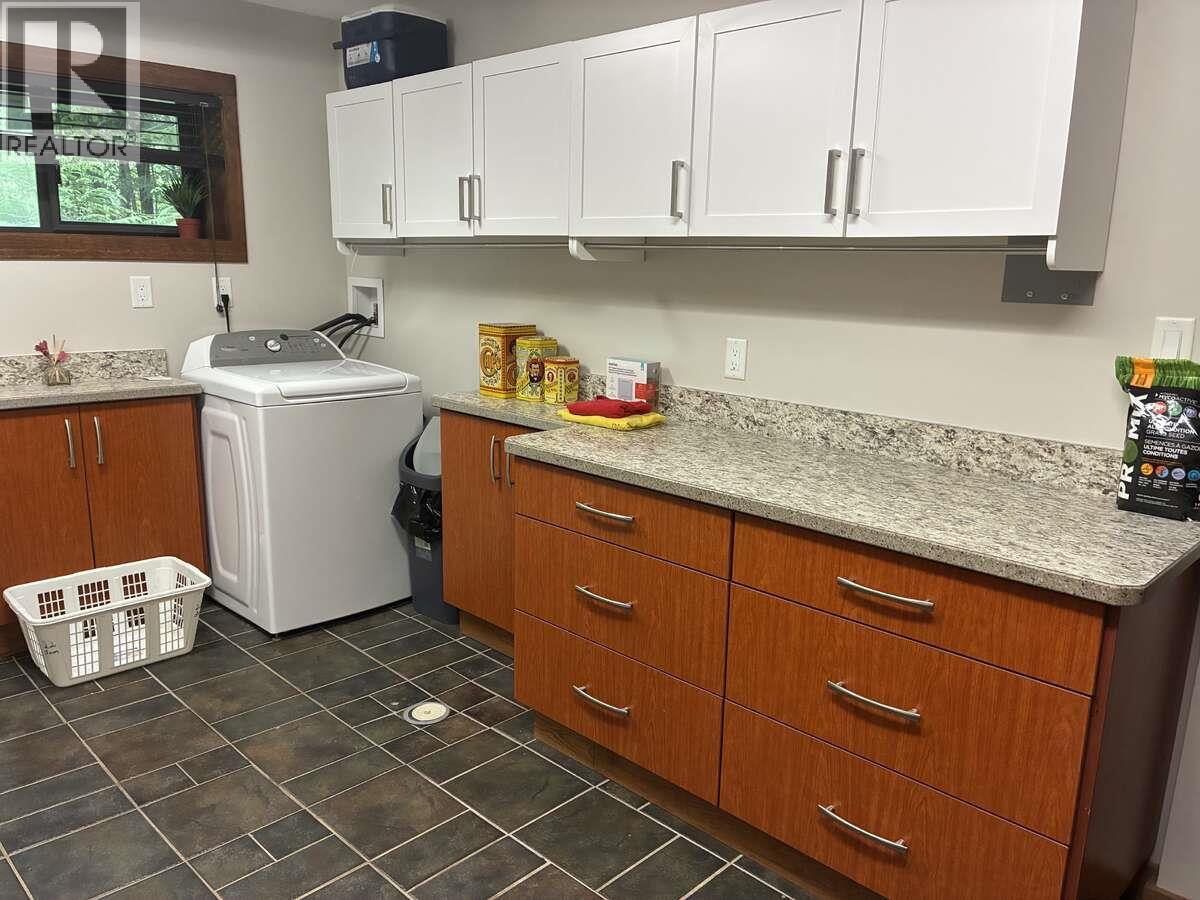 22 7429 Sunnybrae Canoe Point Road, Tappen