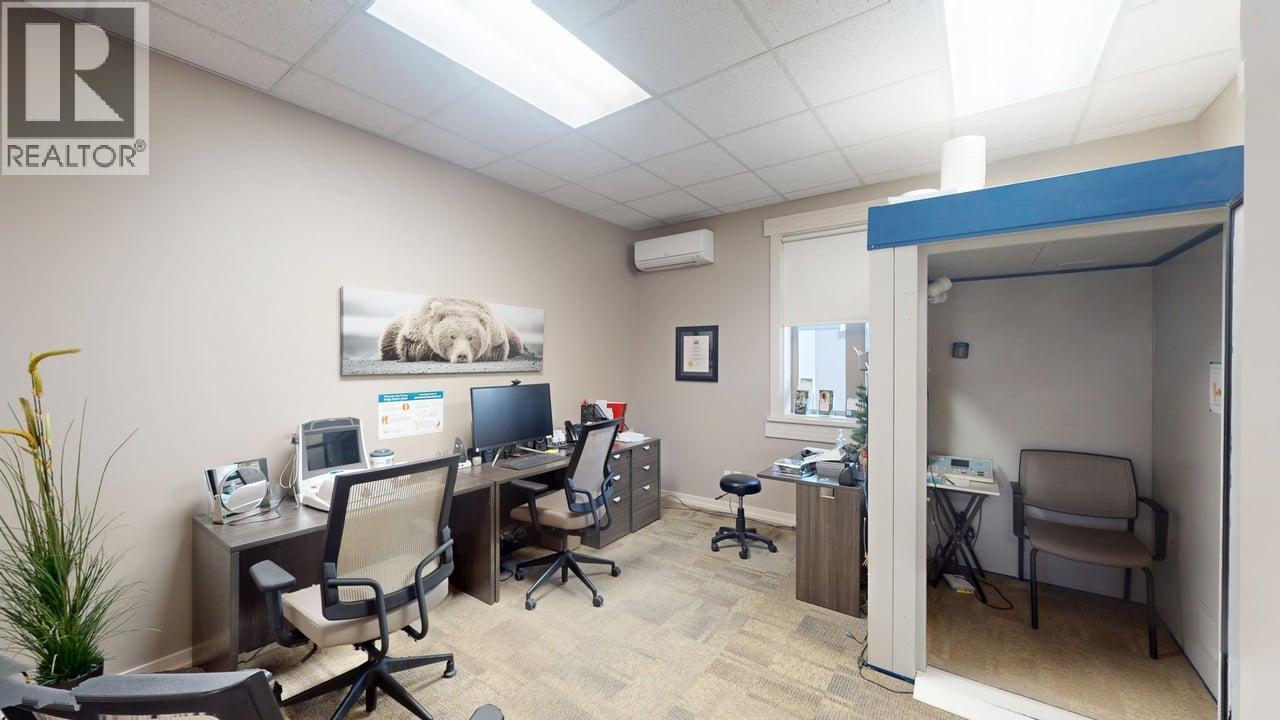  800 Baker Street, Cranbrook