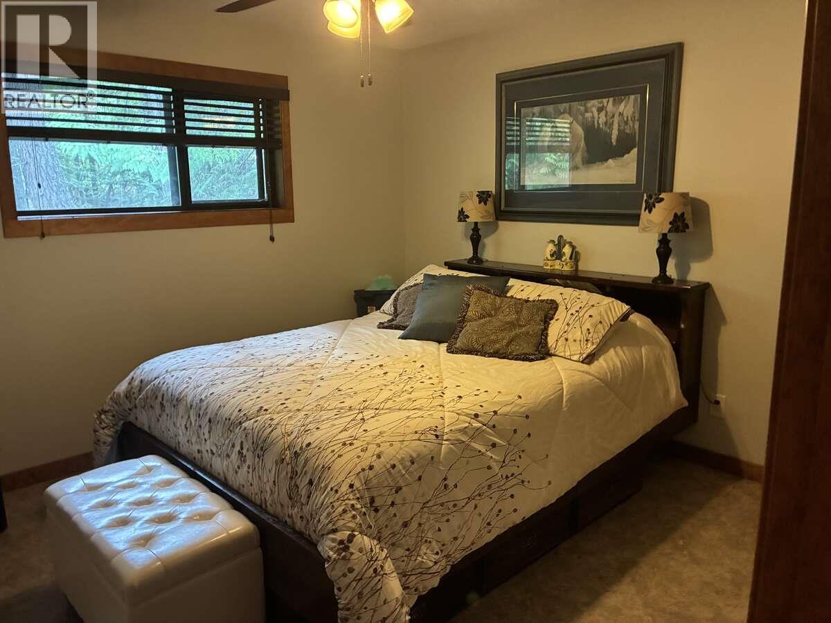 22 7429 Sunnybrae Canoe Point Road, Tappen