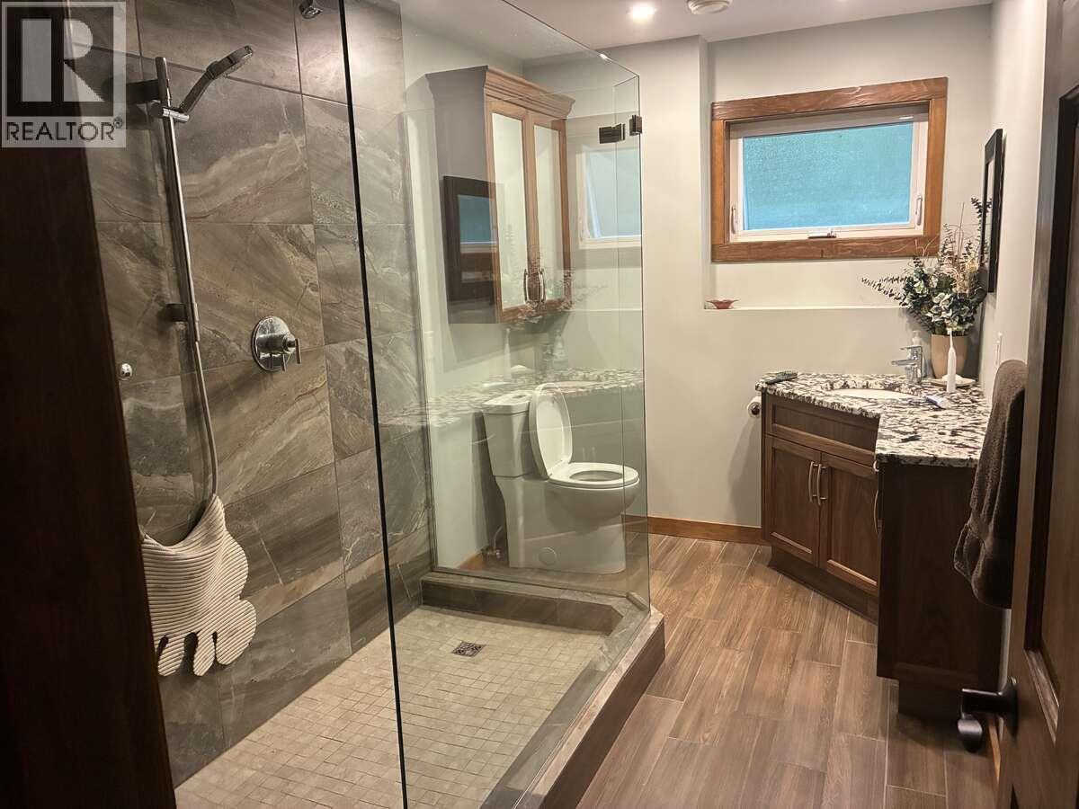 22 7429 Sunnybrae Canoe Point Road, Tappen