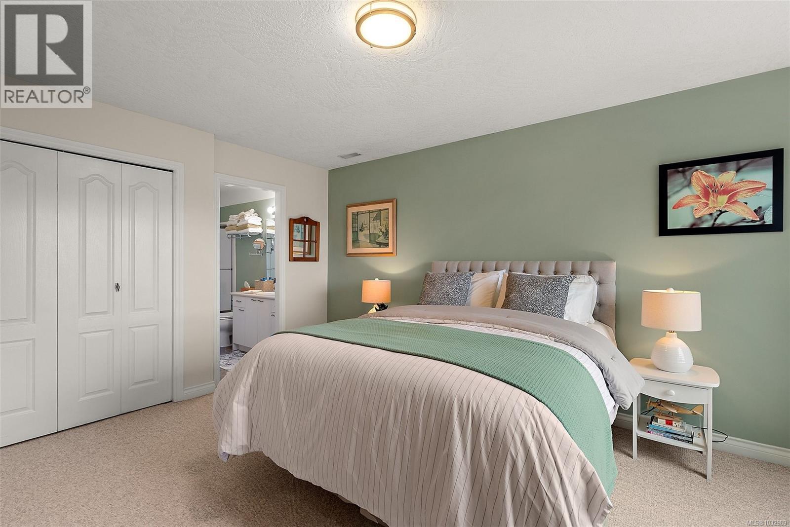 13 4300 Stoneywood Lane, Saanich