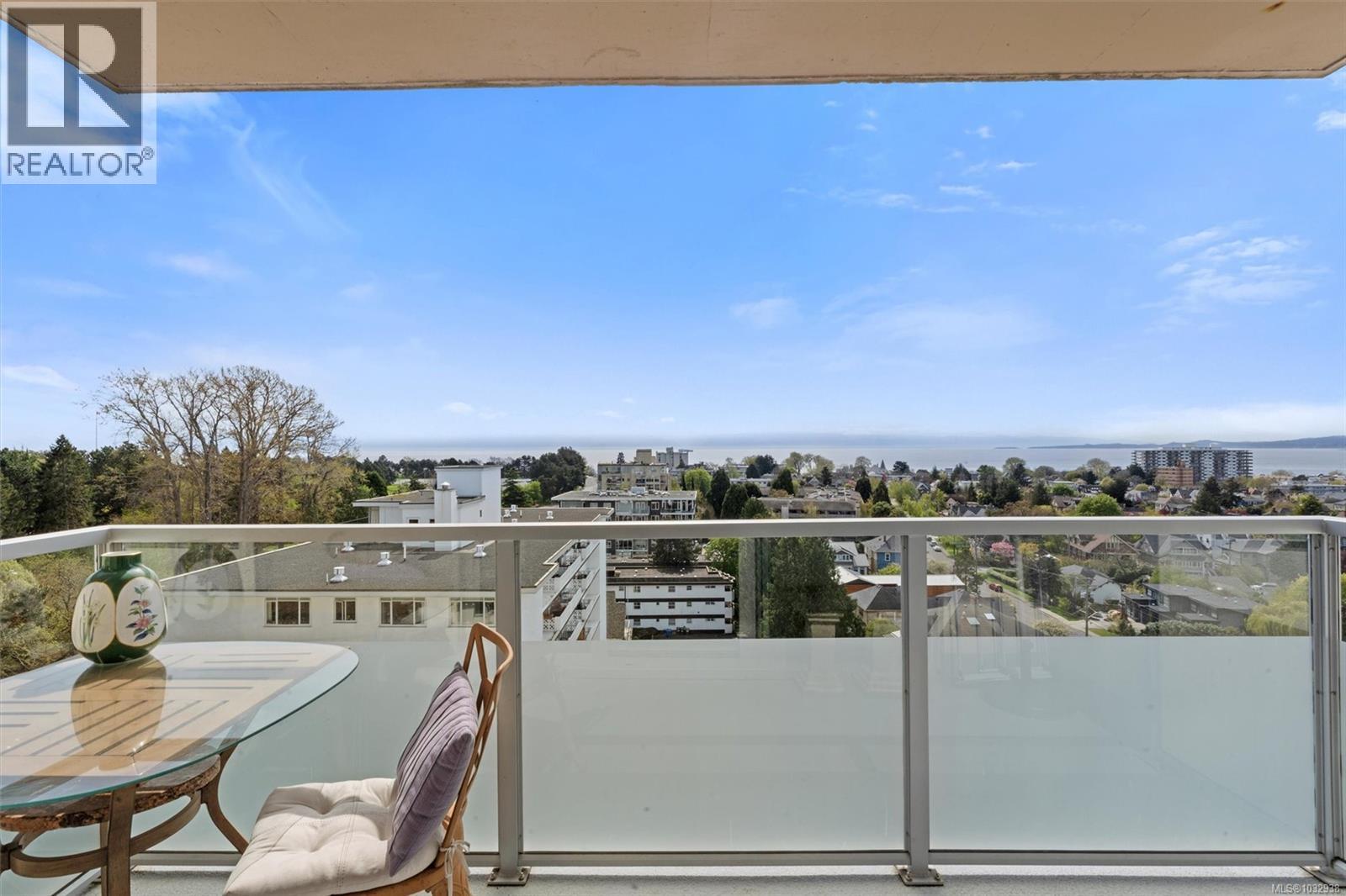 1005 250 Douglas Street, Victoria