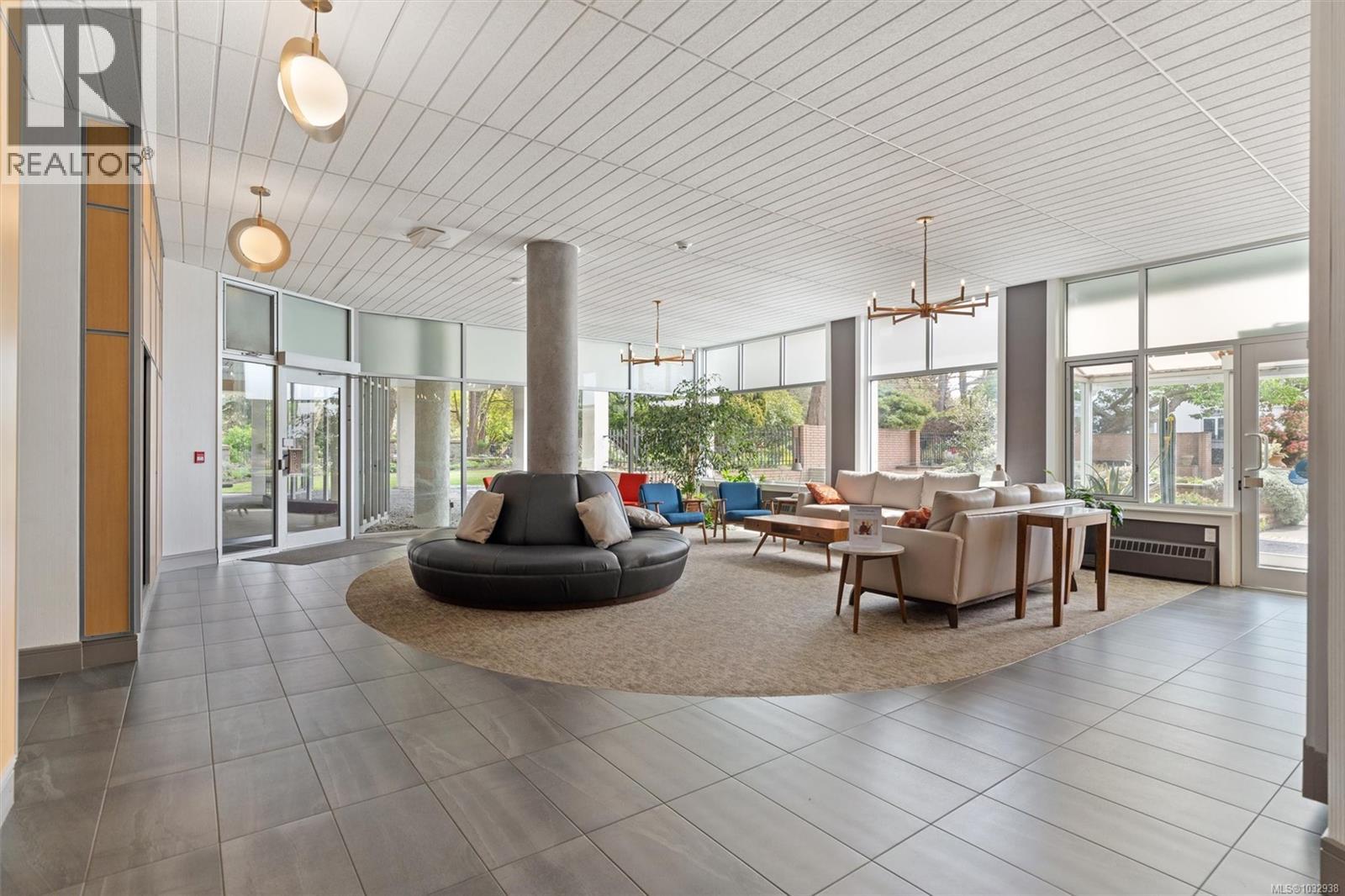 1005 250 Douglas Street, Victoria