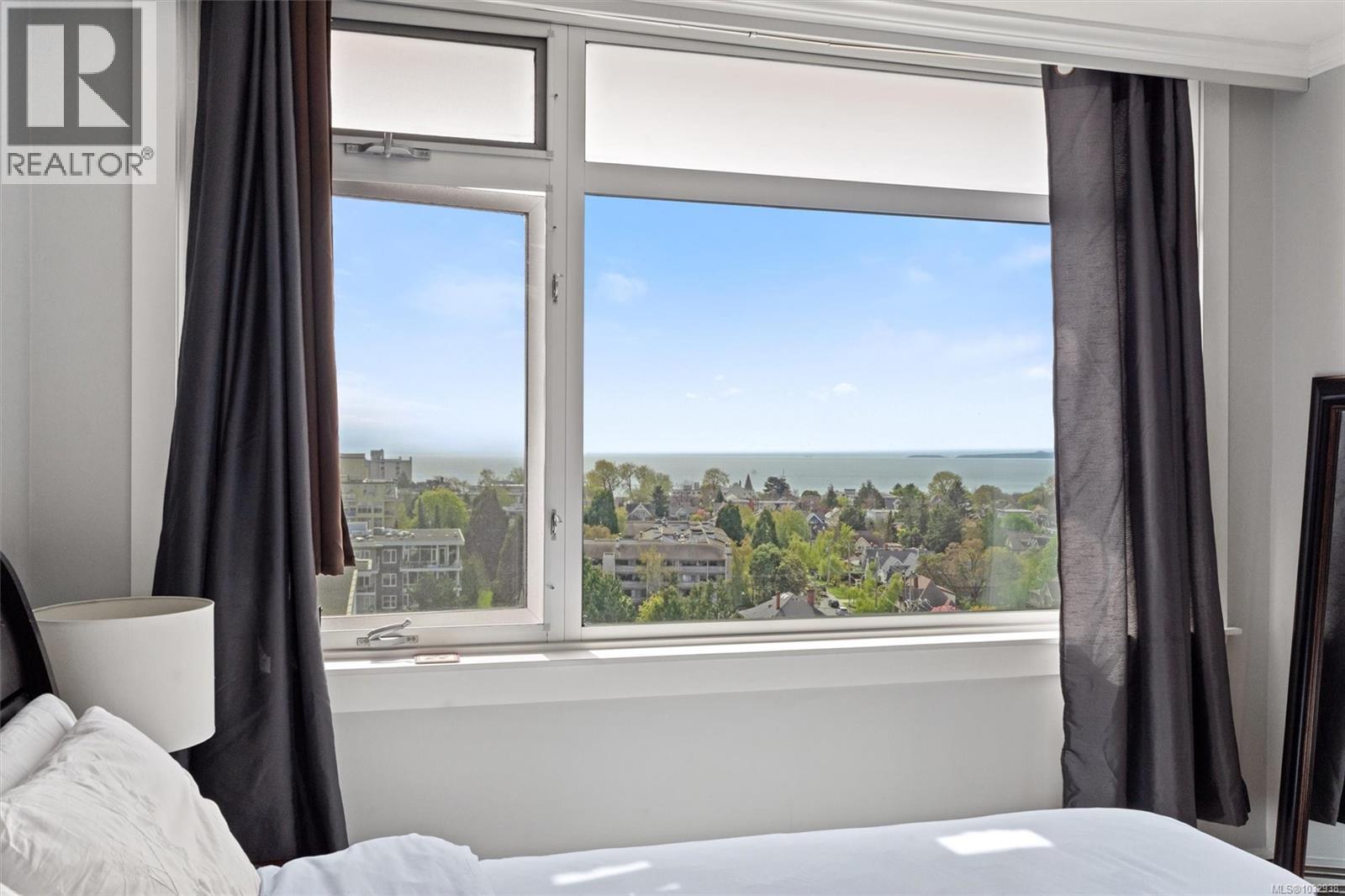 1005 250 Douglas Street, Victoria