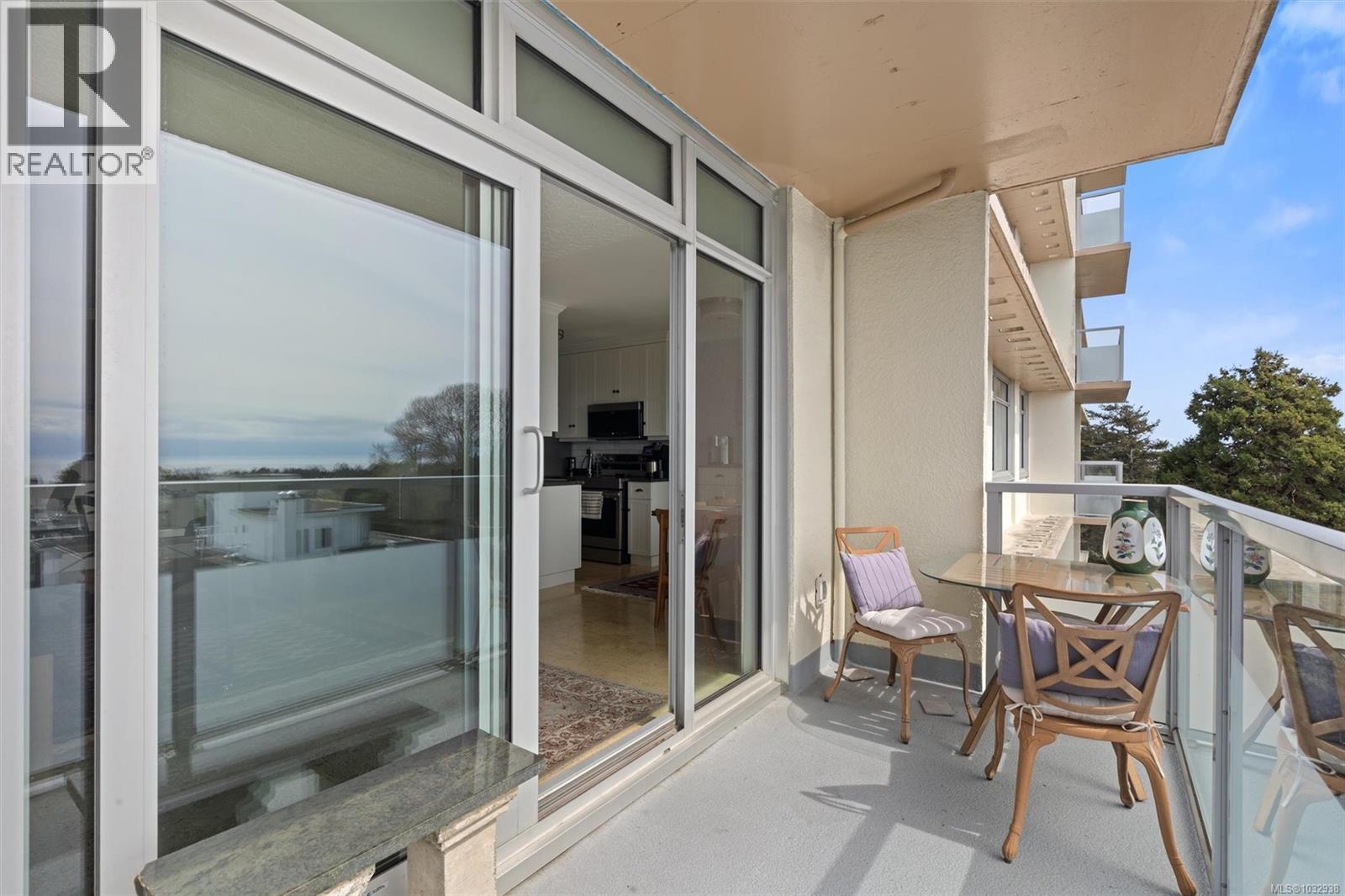 1005 250 Douglas Street, Victoria