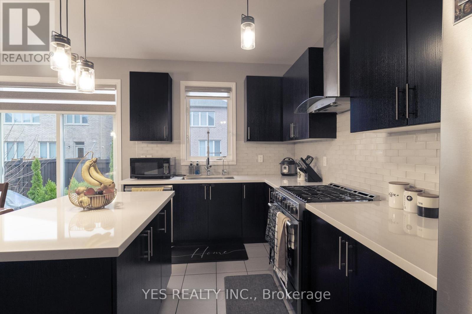 34 NEWHOUSE BOULEVARD - 16