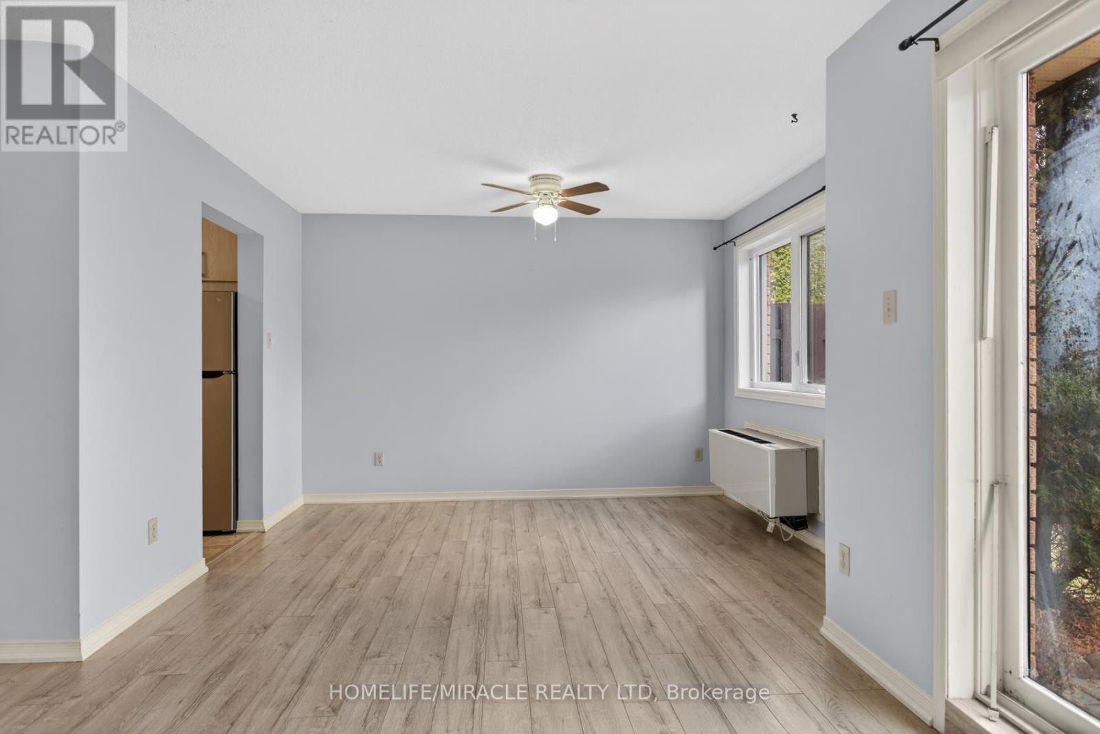 #32 36 CHAMPLAIN CRESCENT - 14