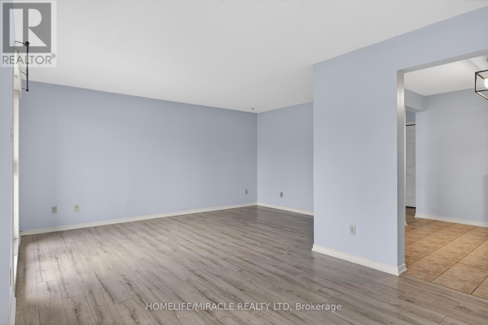 #32 36 CHAMPLAIN CRESCENT - 12