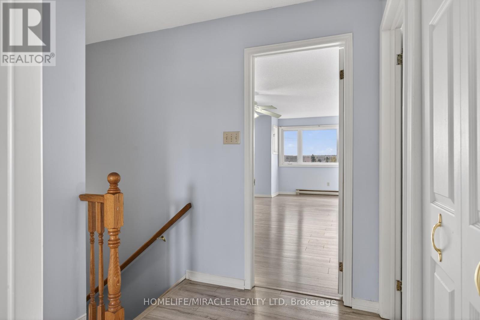 #32 36 CHAMPLAIN CRESCENT - 18