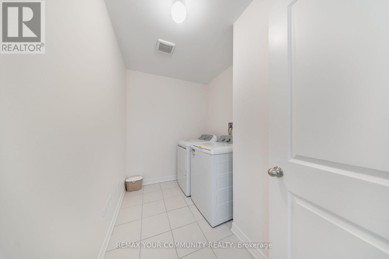 727 POTAWATOMI CRESCENT — photo 41