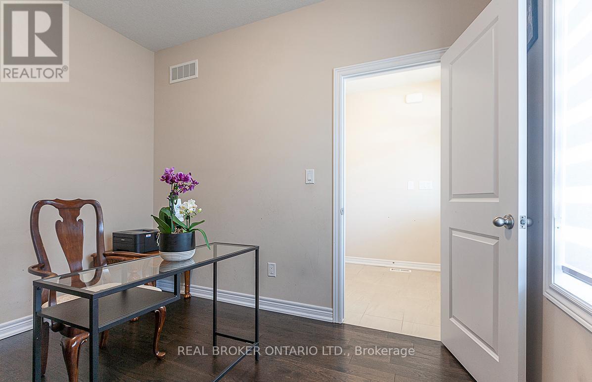 60 MORRISON DRIVE - 27