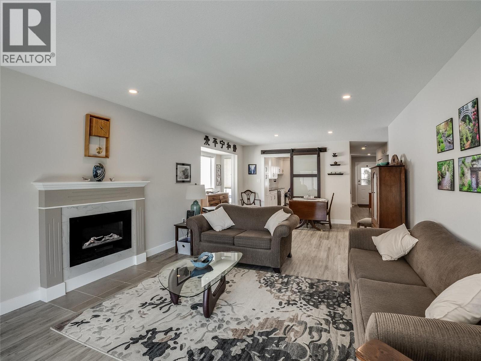 #30 2210 Columbia Avenue - 10