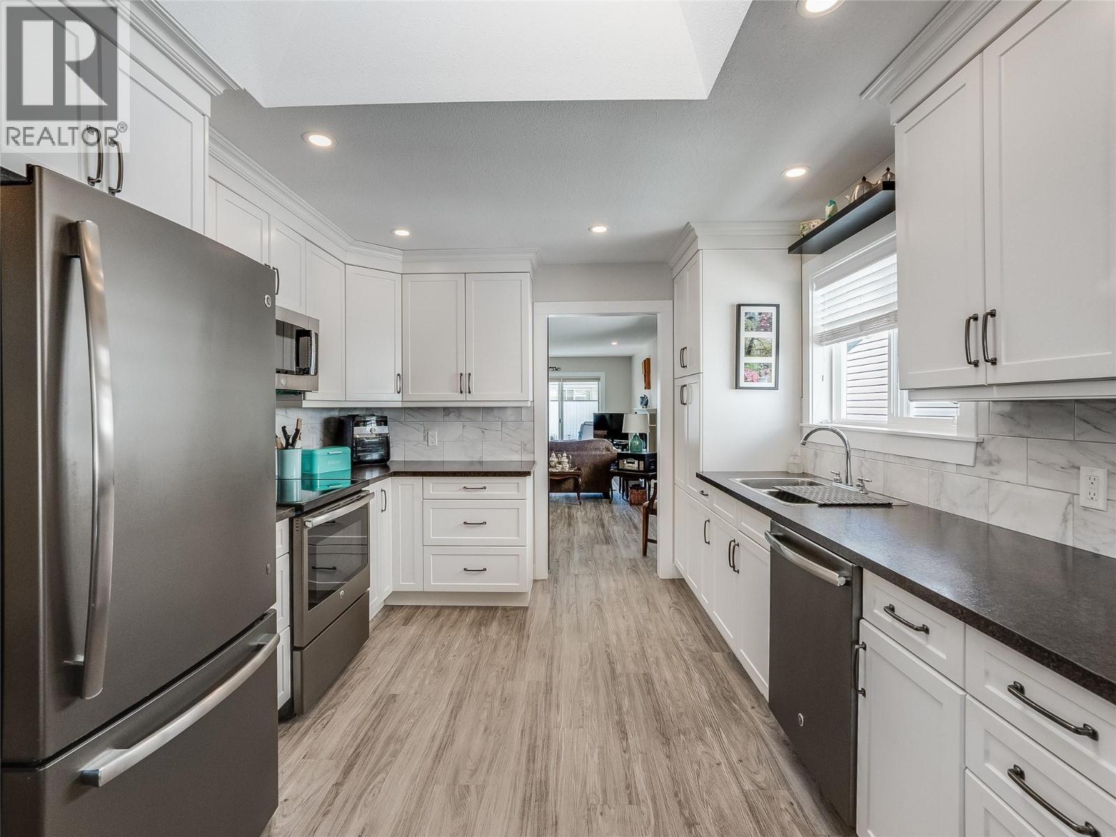 #30 2210 Columbia Avenue - 14