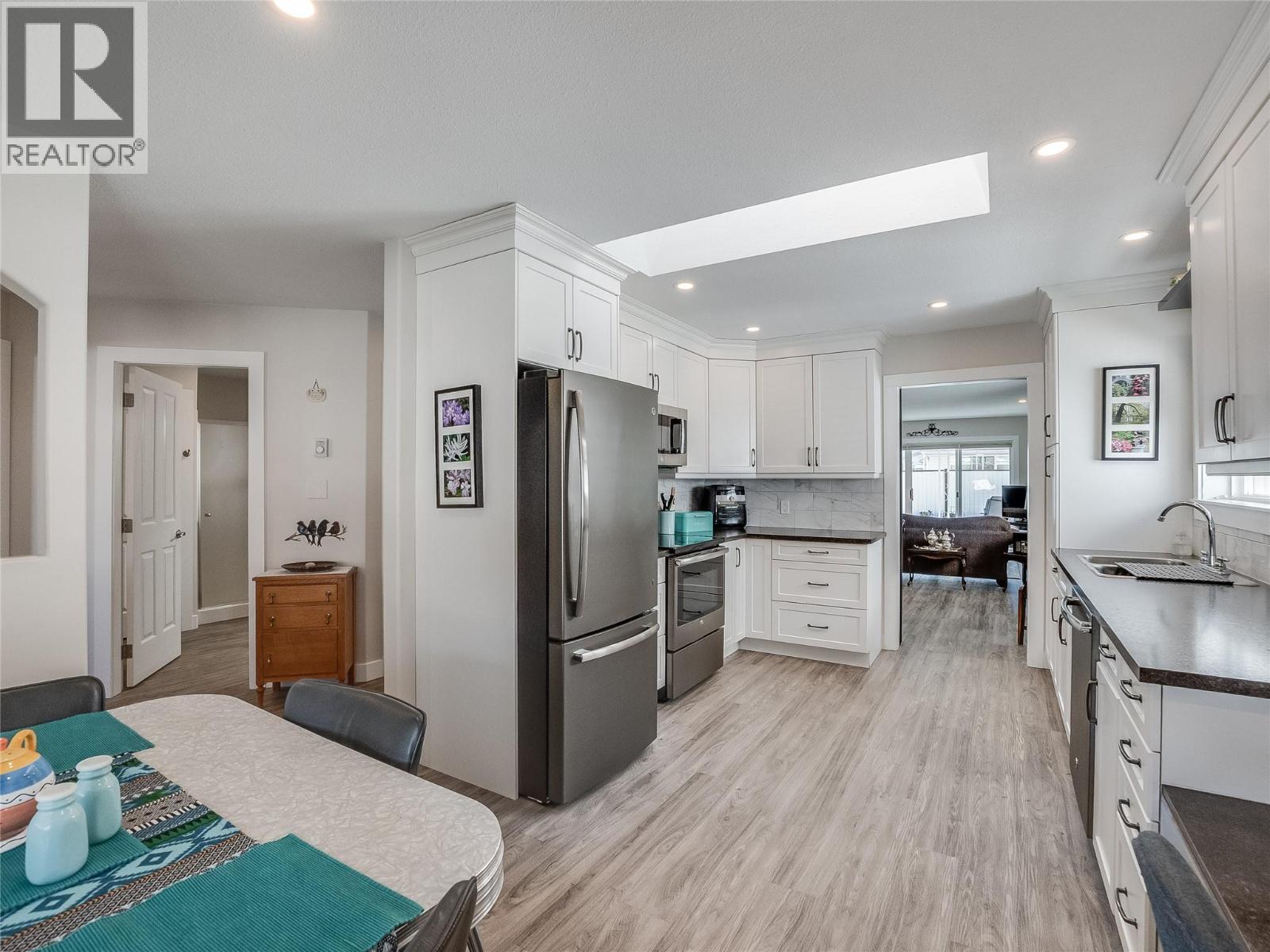 #30 2210 Columbia Avenue - 15