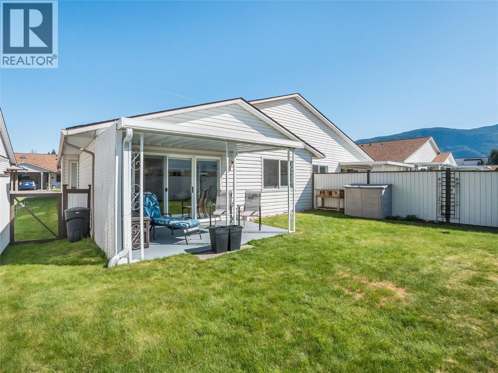 #30 2210 Columbia Avenue - Image 3