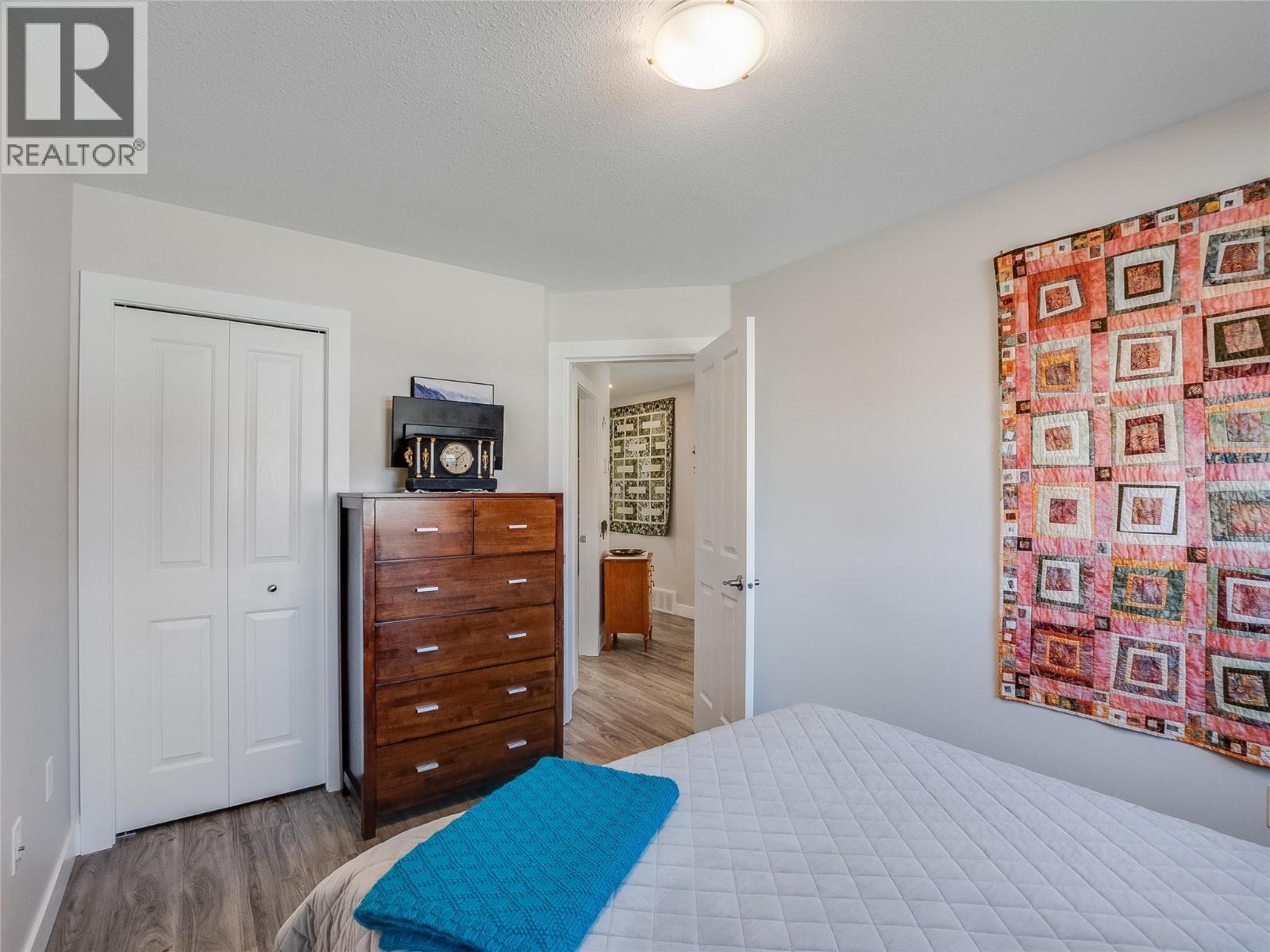 #30 2210 Columbia Avenue - 32