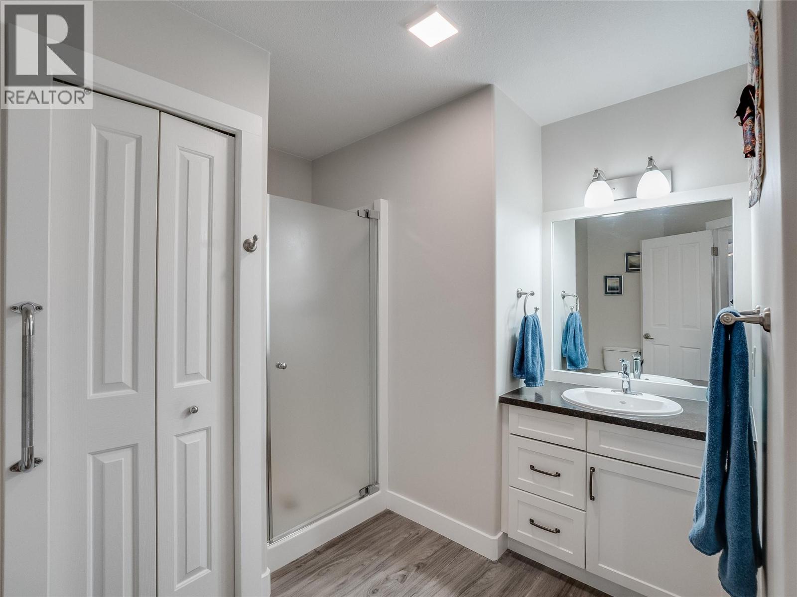 #30 2210 Columbia Avenue - 33