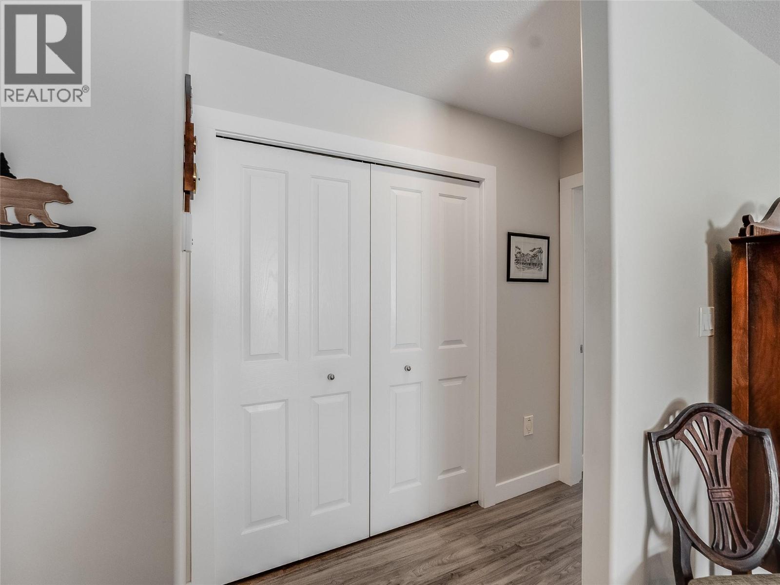 #30 2210 Columbia Avenue - 34