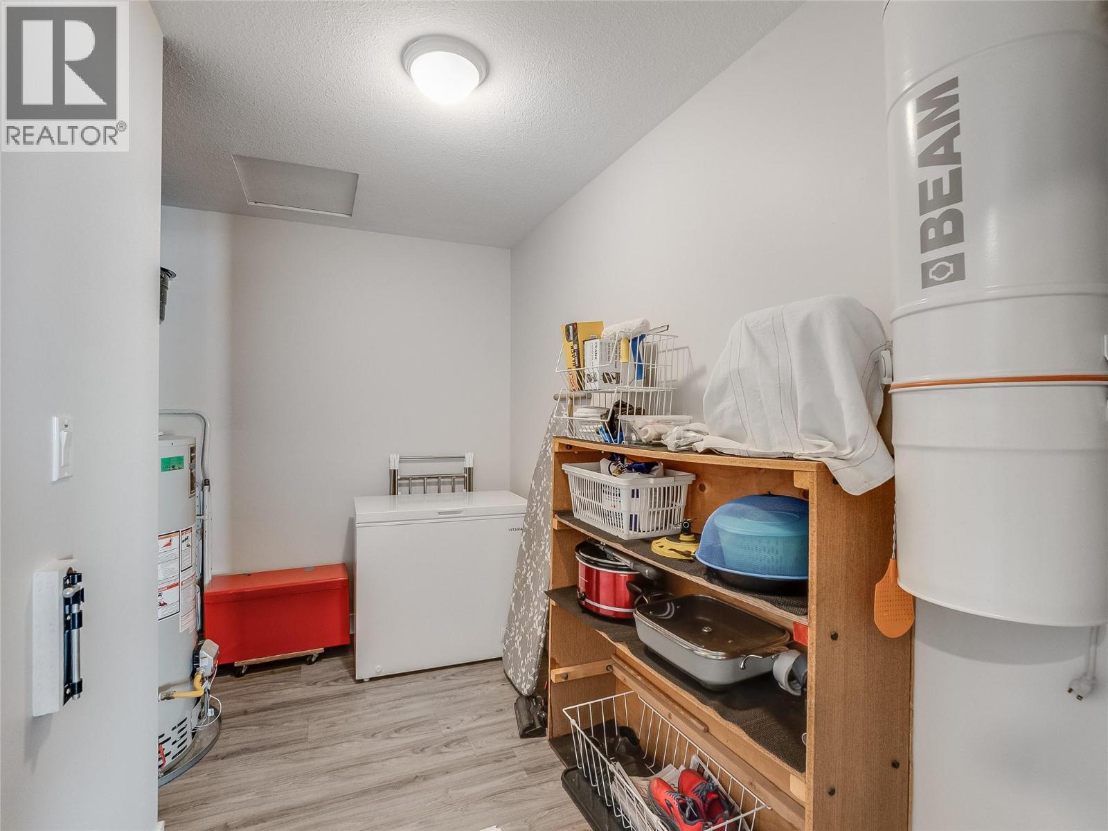 #30 2210 Columbia Avenue - 36
