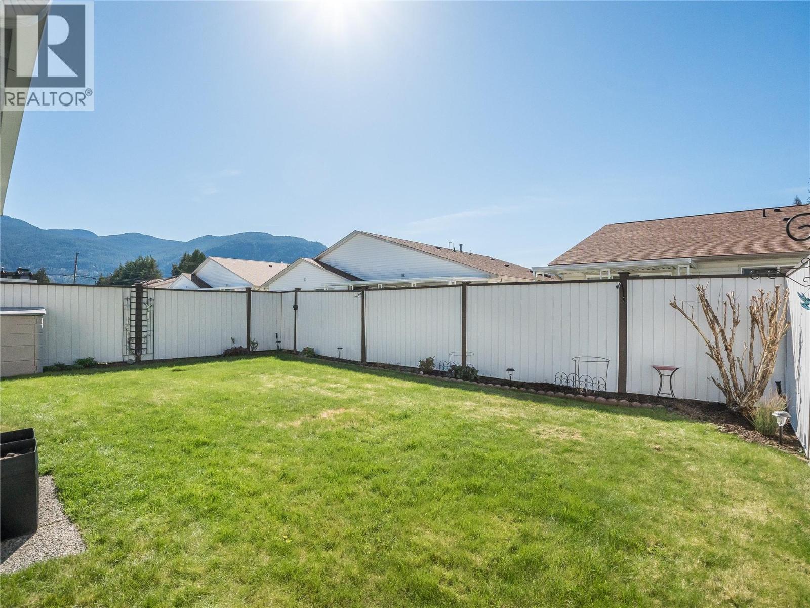 #30 2210 Columbia Avenue - 39