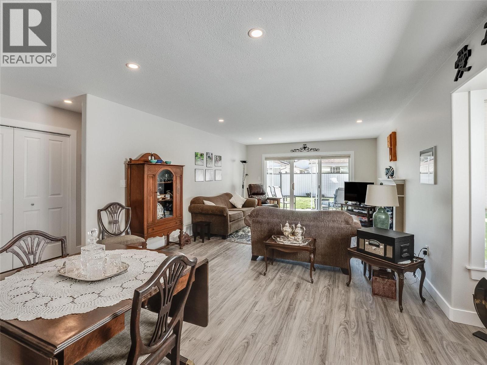 #30 2210 Columbia Avenue - 6