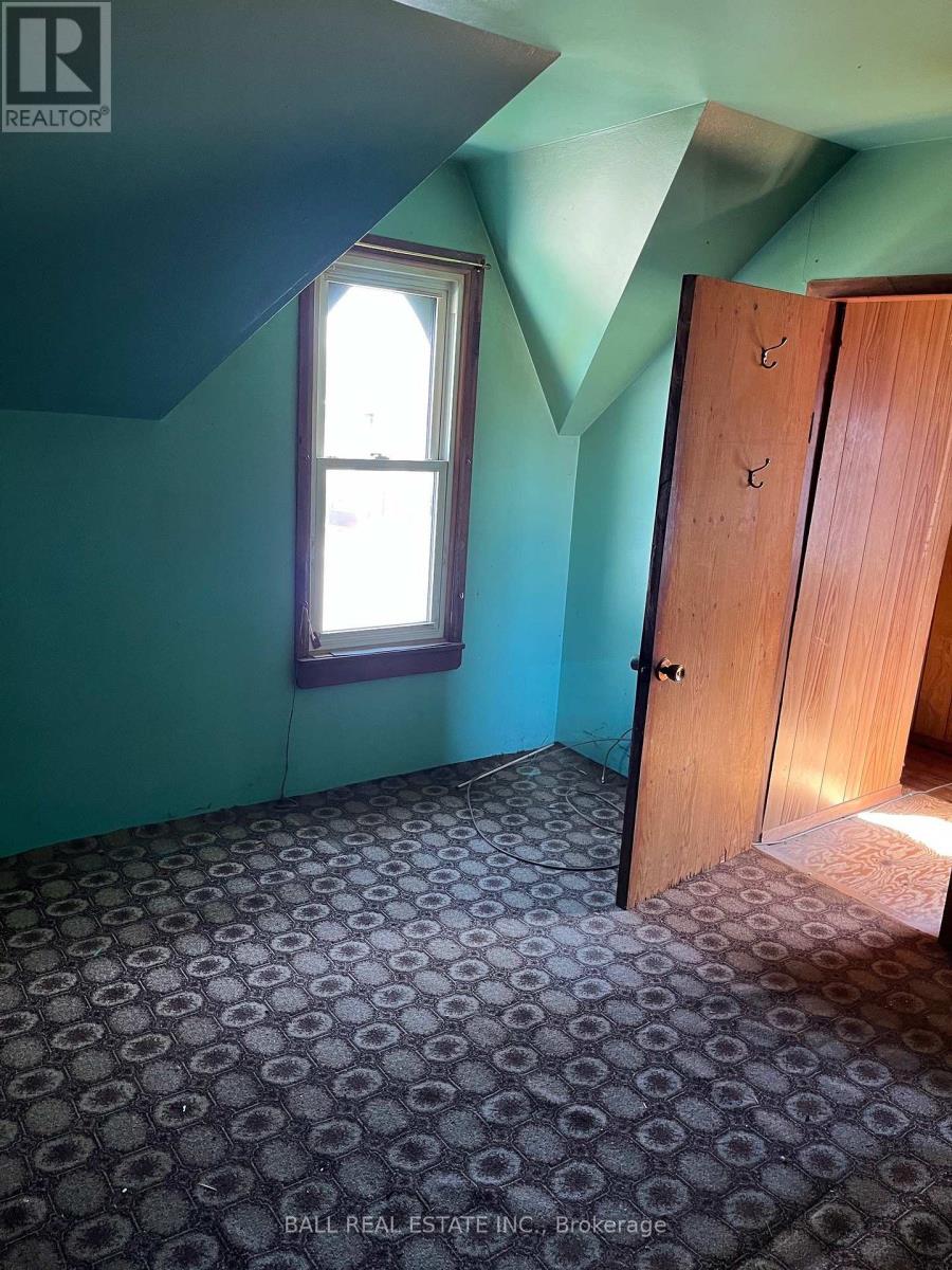 72 BOOTH STREET S — photo 10