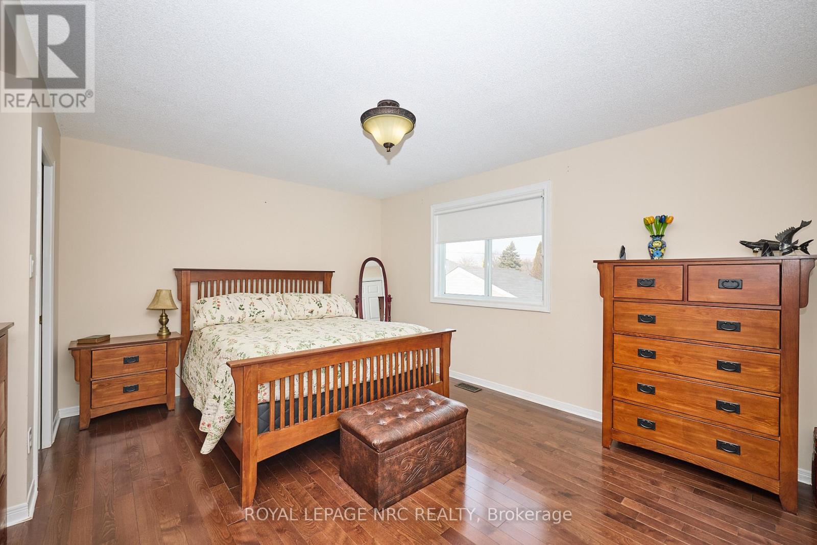 Primary Bedroom w/ensuite privilege.