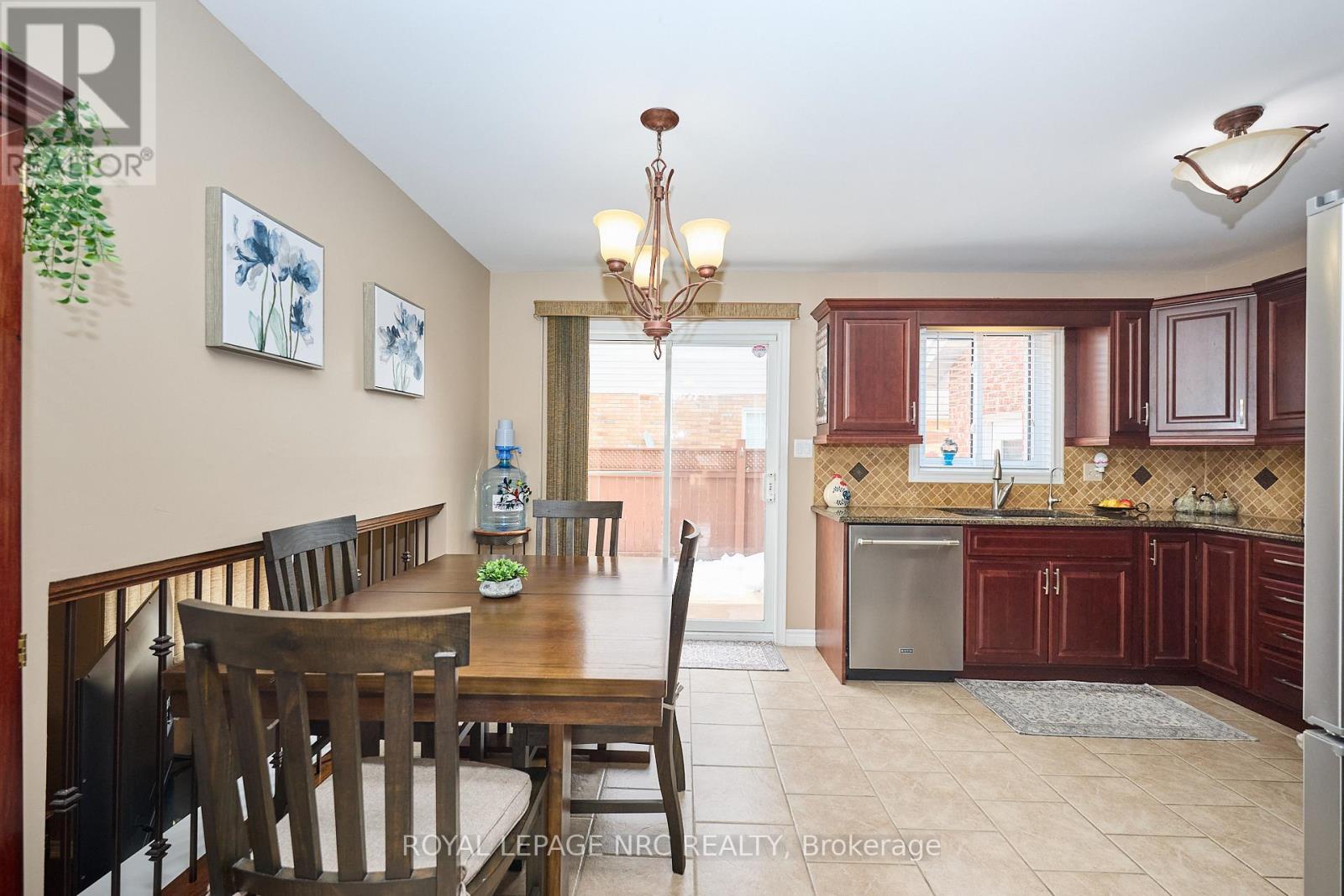 Eat-In Kitchen.