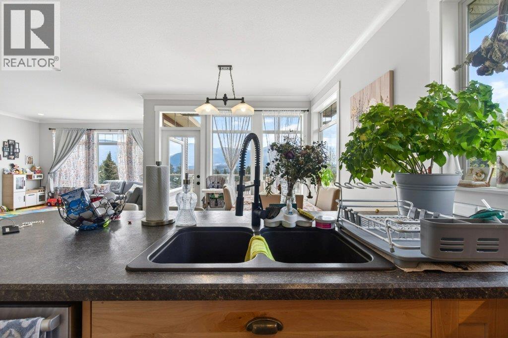  840 12 Street Southeast, Salmon Arm