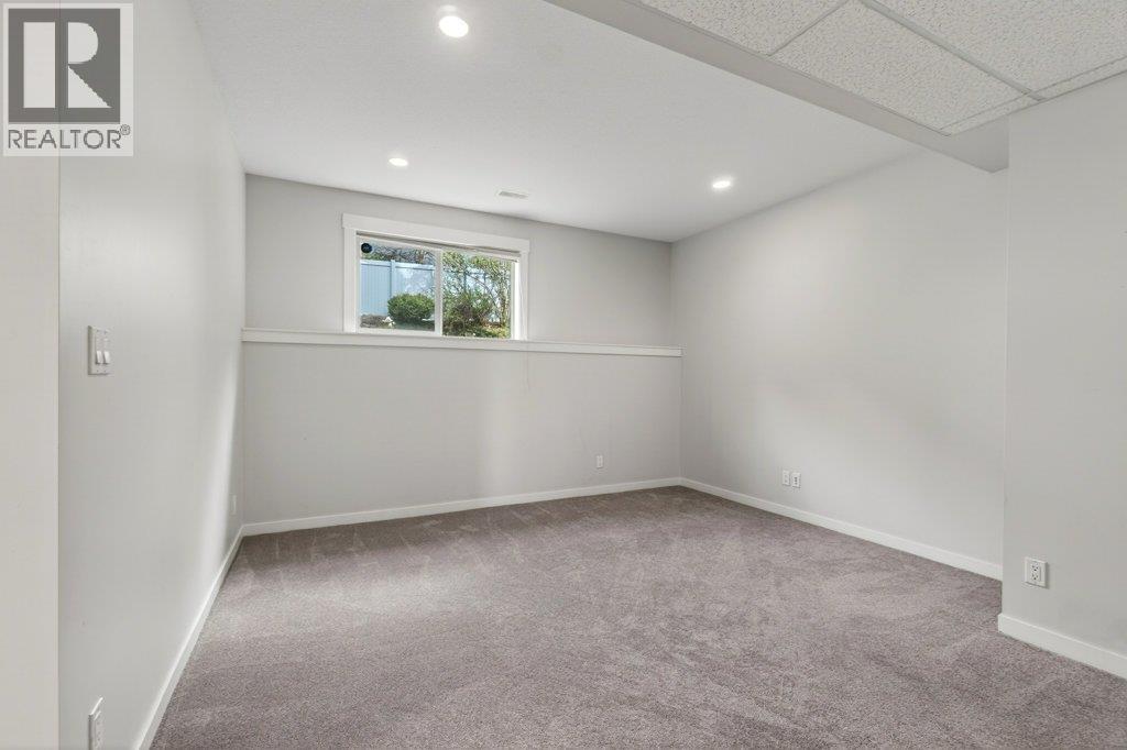  840 12 Street Southeast, Salmon Arm