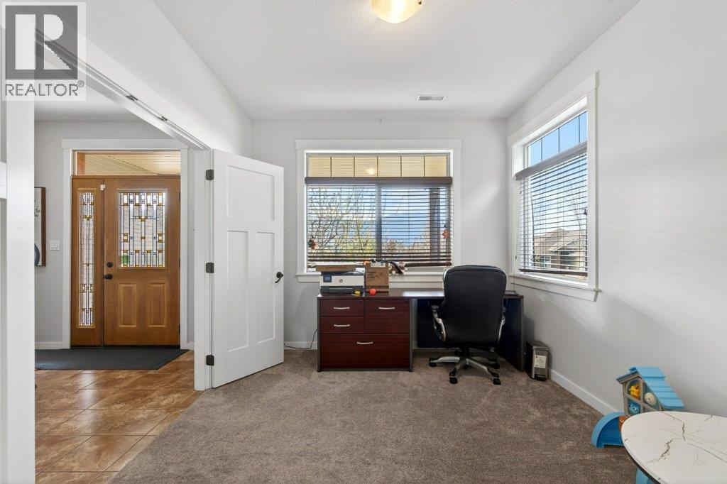  840 12 Street Southeast, Salmon Arm