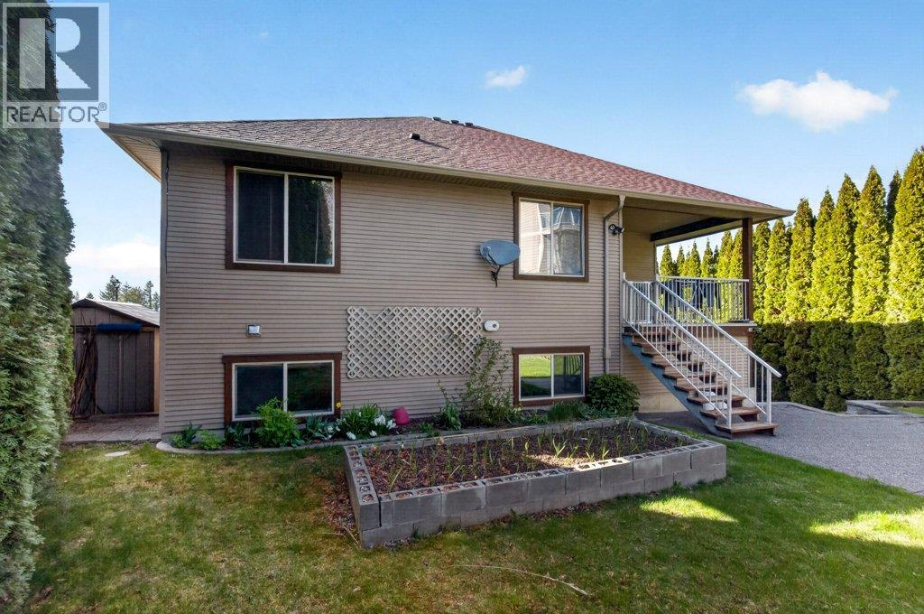  840 12 Street Southeast, Salmon Arm