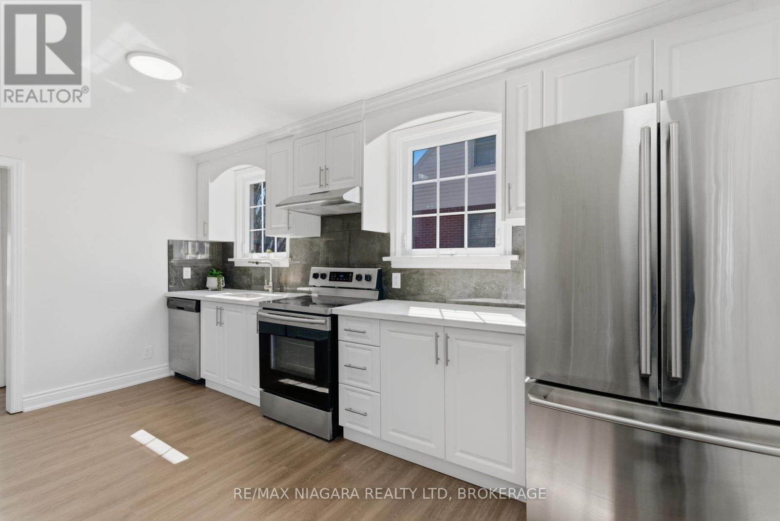 5654 DRUMMOND ROAD - 7