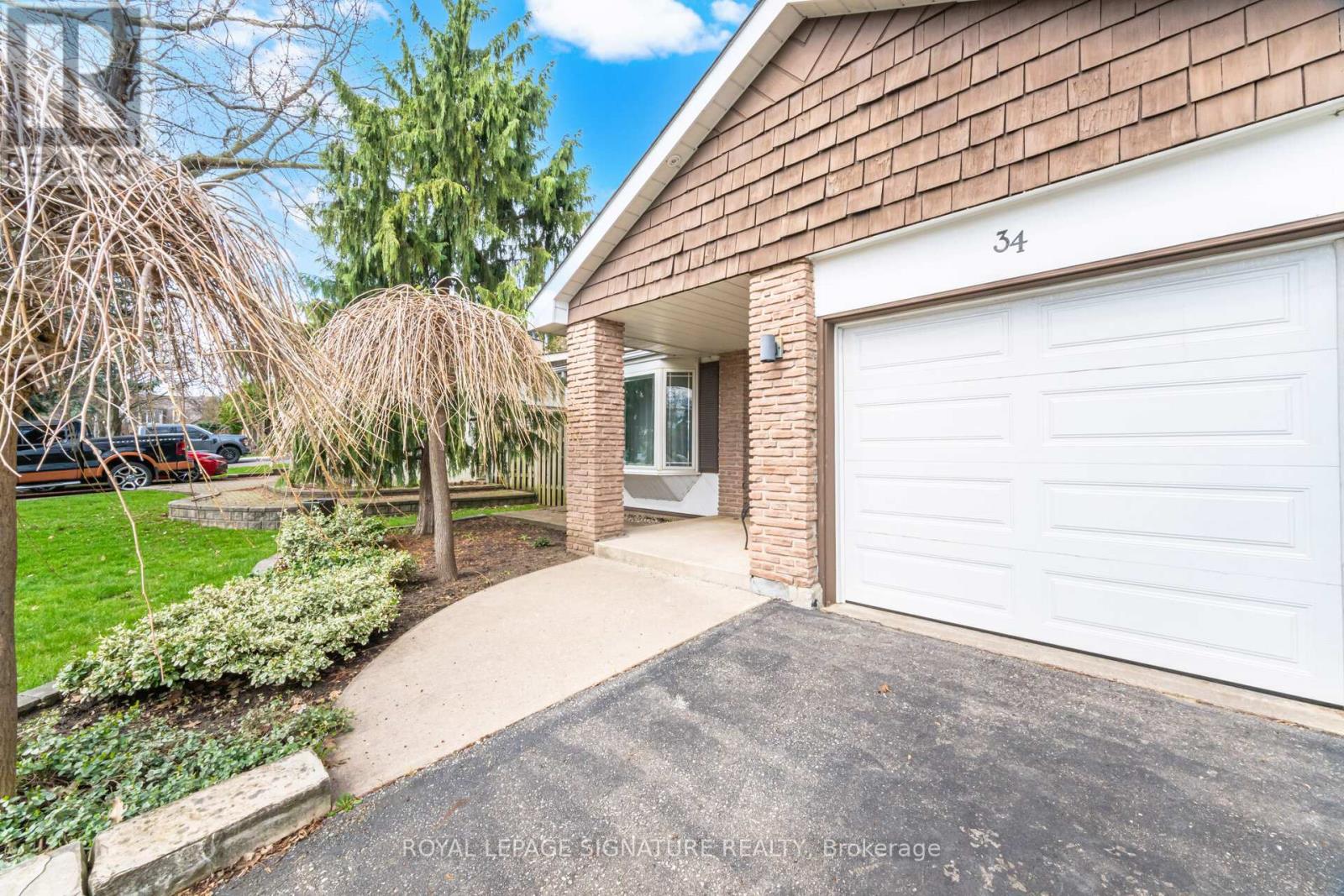 34 LORRAINE CRESCENT — photo 32