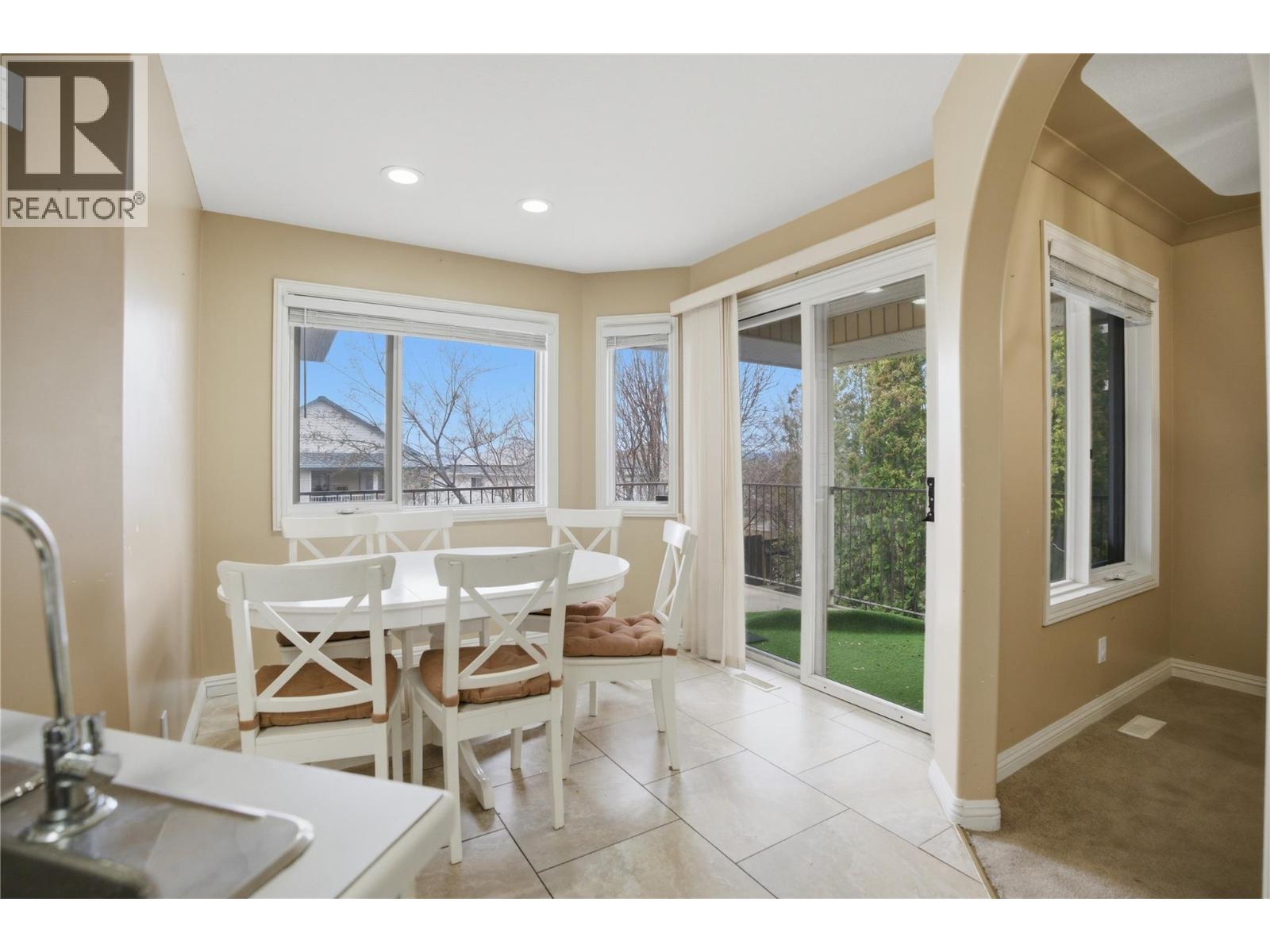 832 Regent Crescent - 23