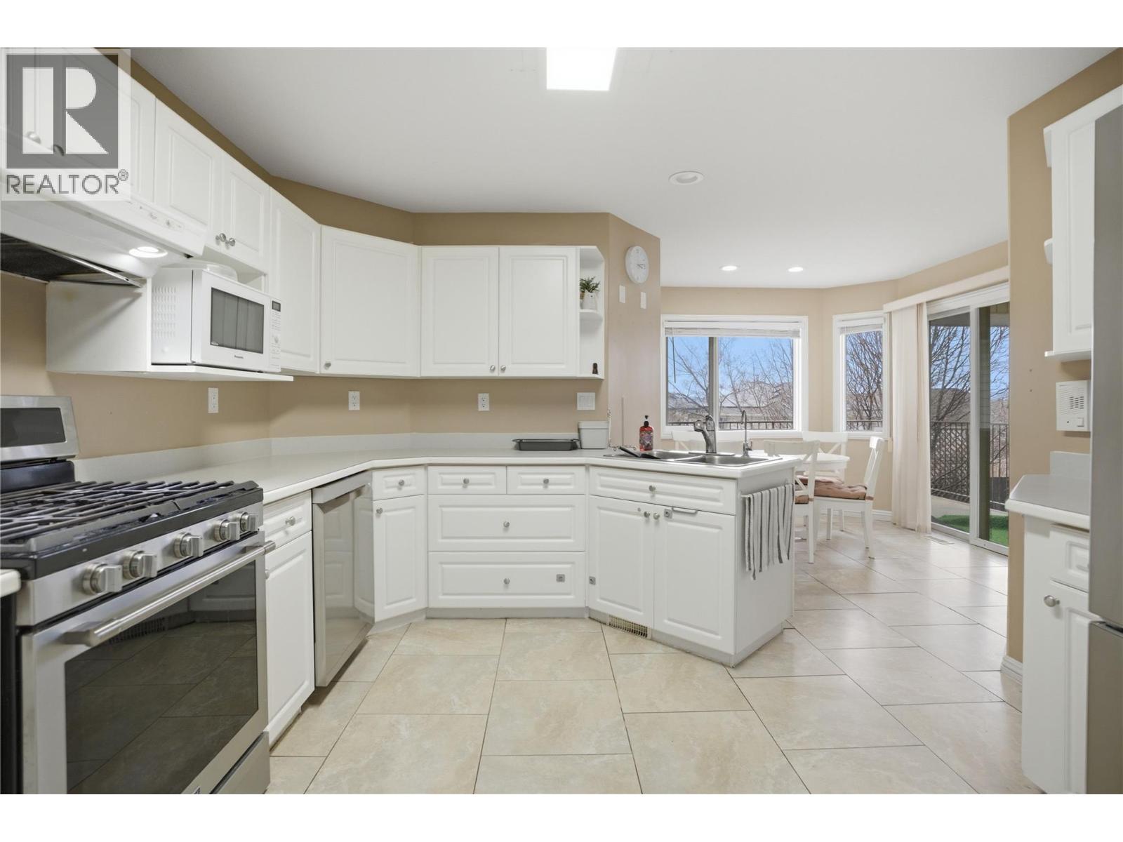 832 Regent Crescent - 26