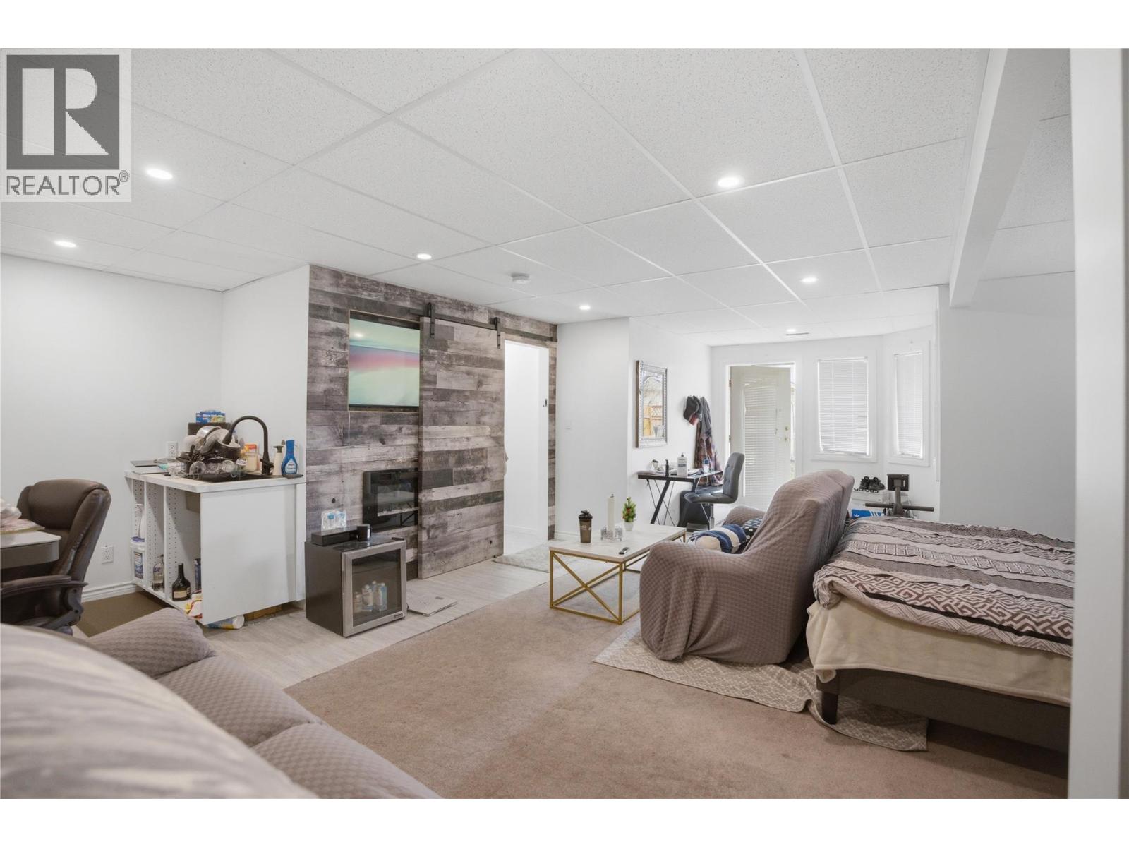 832 Regent Crescent - 37