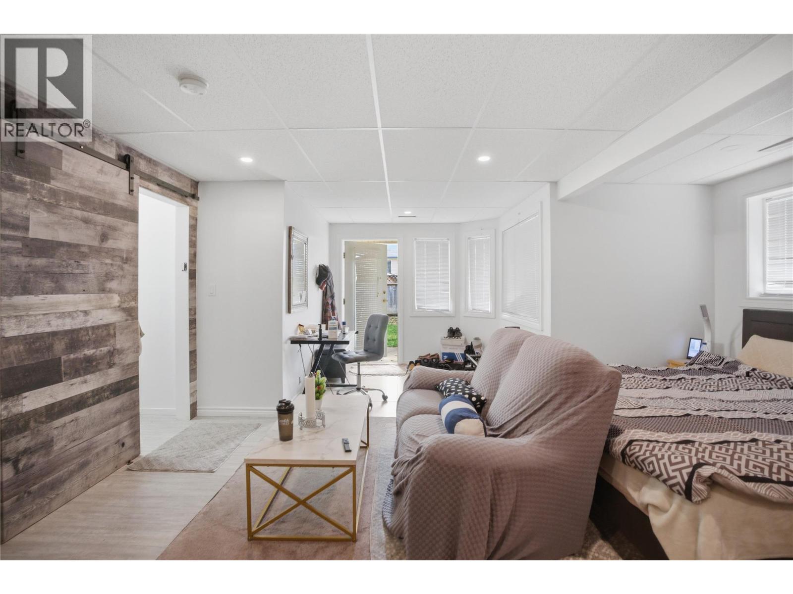 832 Regent Crescent - 40