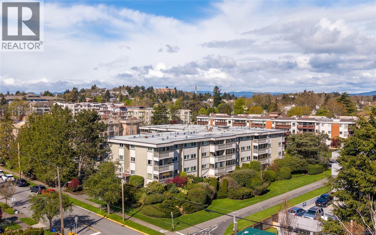 #401 1525 Hillside Ave - 1