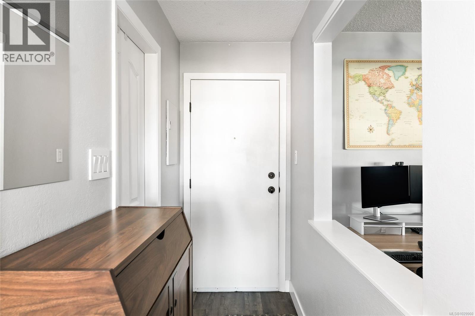 401 1525 Hillside Avenue, Victoria