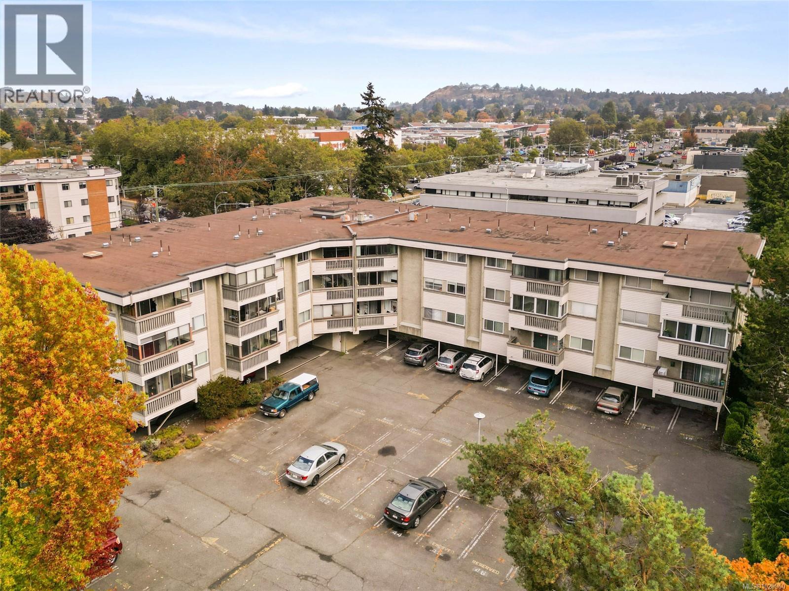 401 1525 Hillside Avenue, Victoria