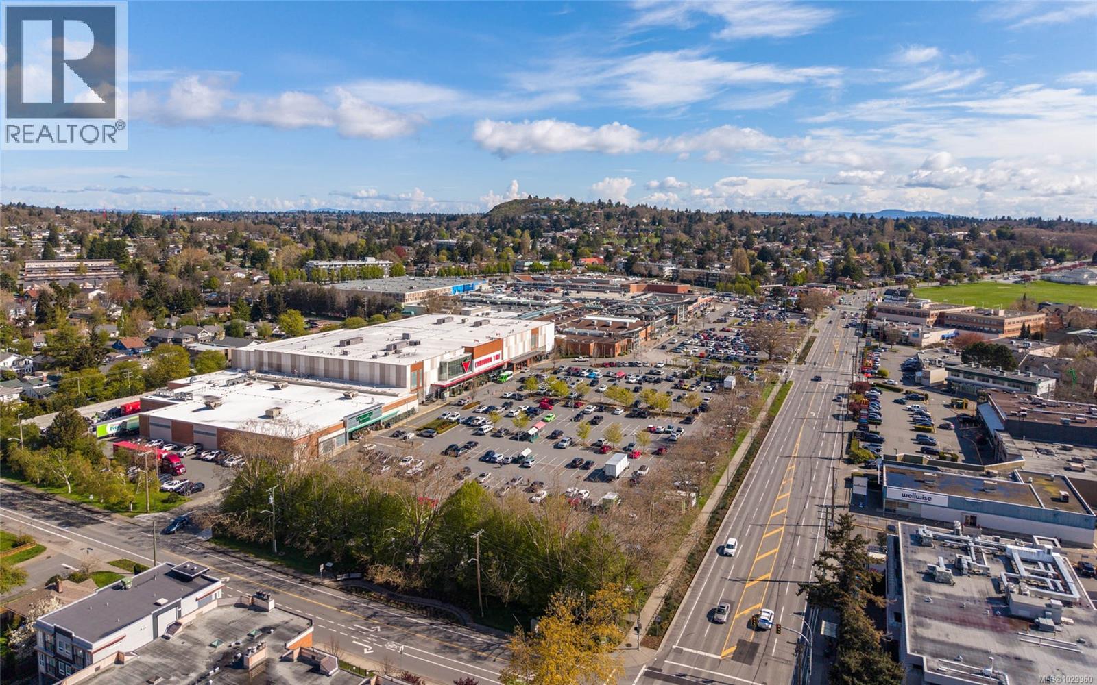 401 1525 Hillside Avenue, Victoria