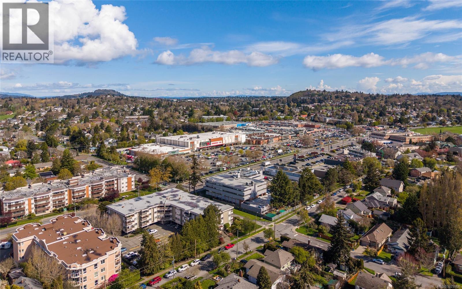 #401 1525 Hillside Ave - 24