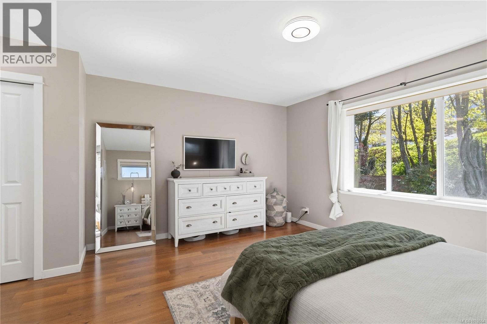  1089 Colville Road, Esquimalt