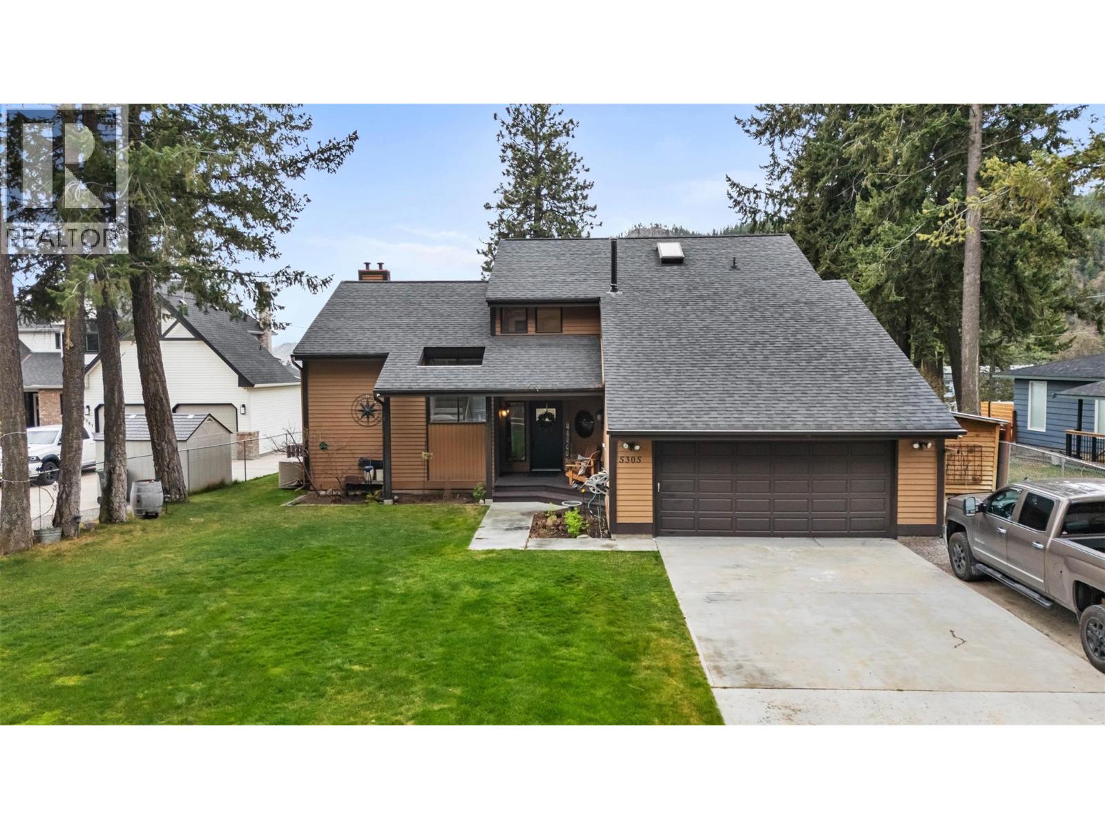 5305 Bradbury Street, Peachland