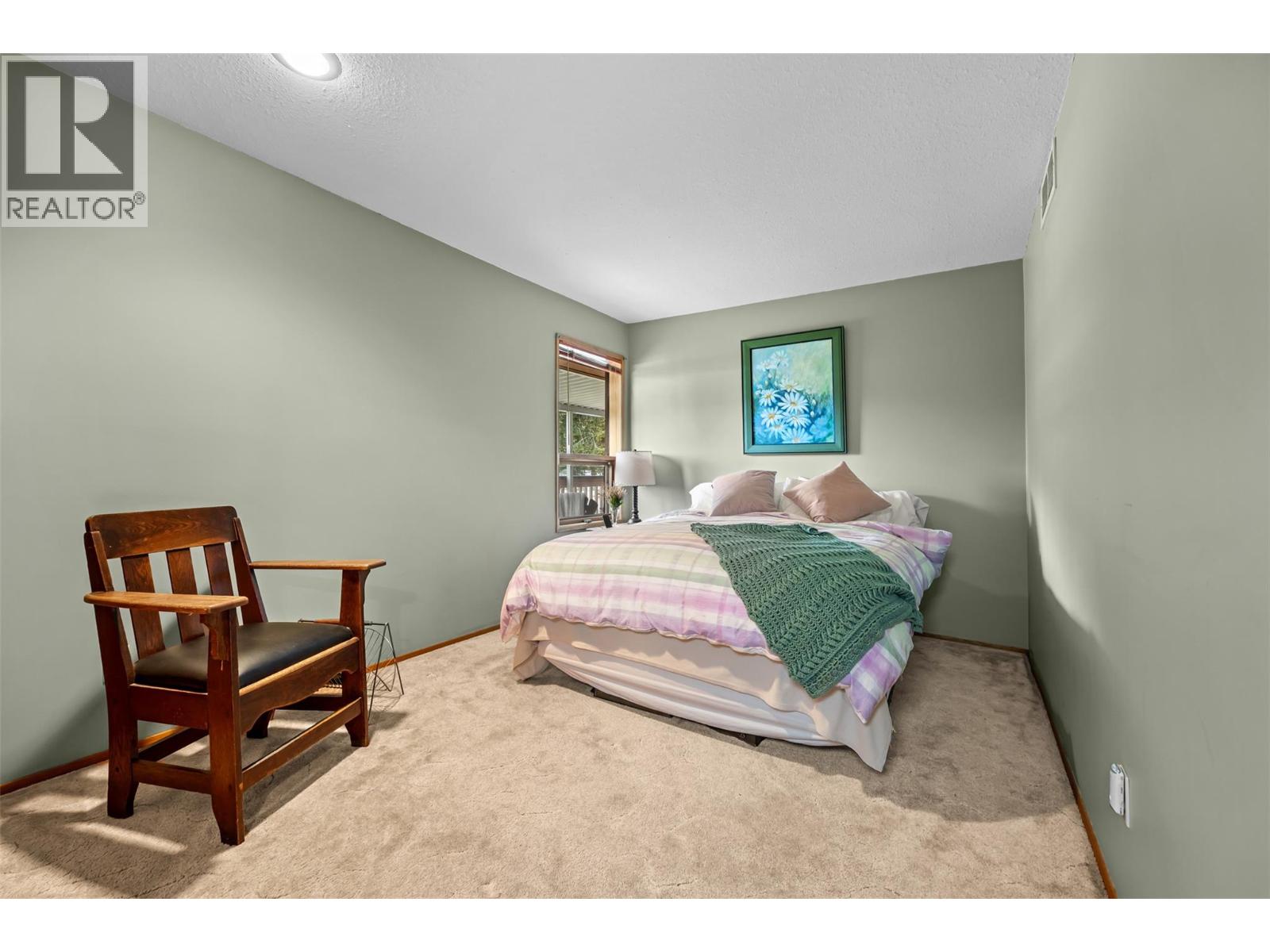 5305 Bradbury Street, Peachland