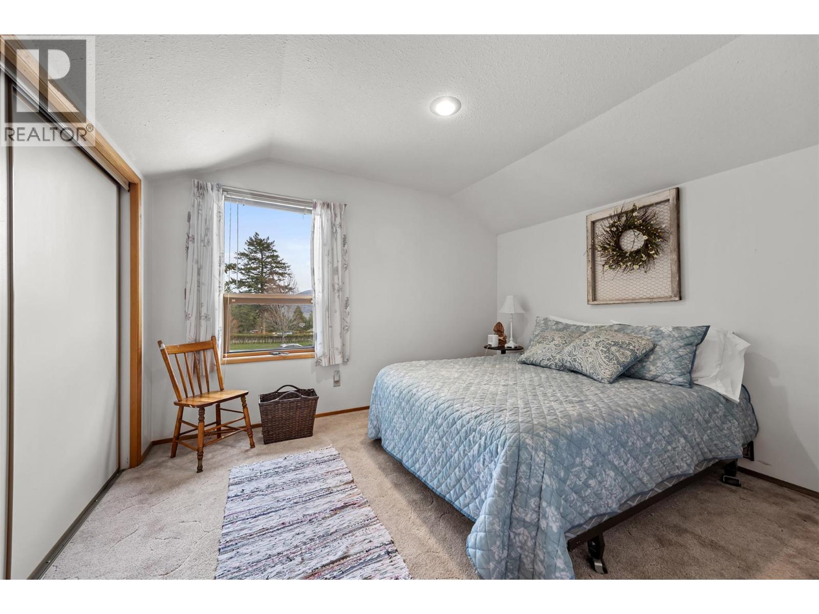 5305 Bradbury Street, Peachland