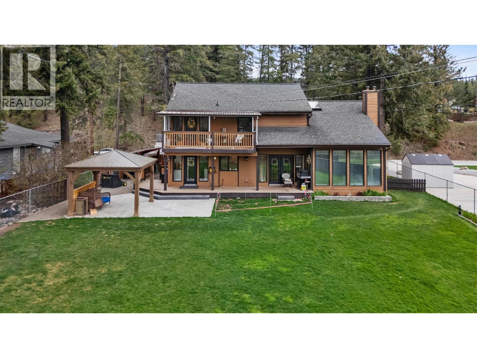 5305 Bradbury Street, Peachland