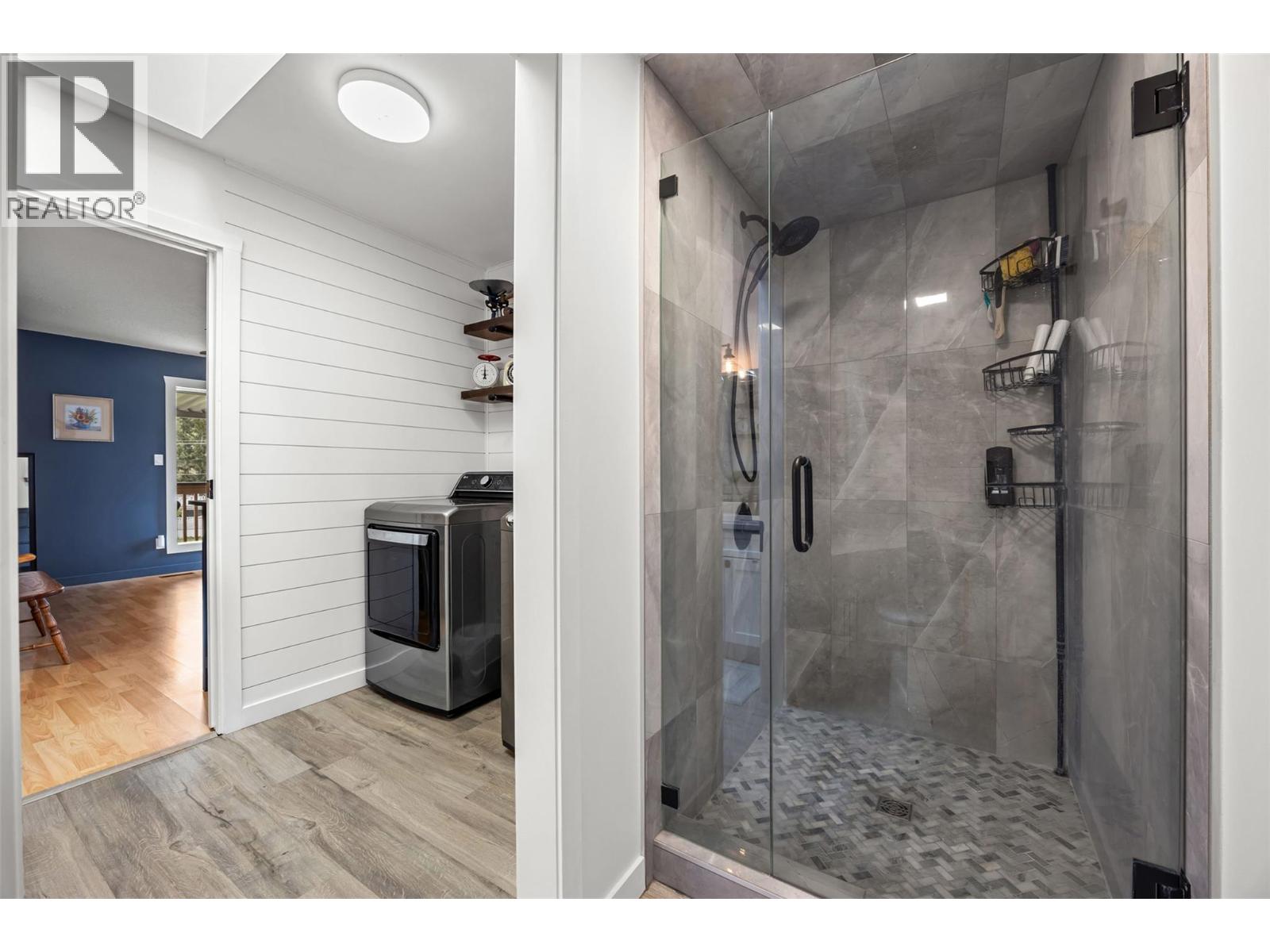 5305 Bradbury Street, Peachland