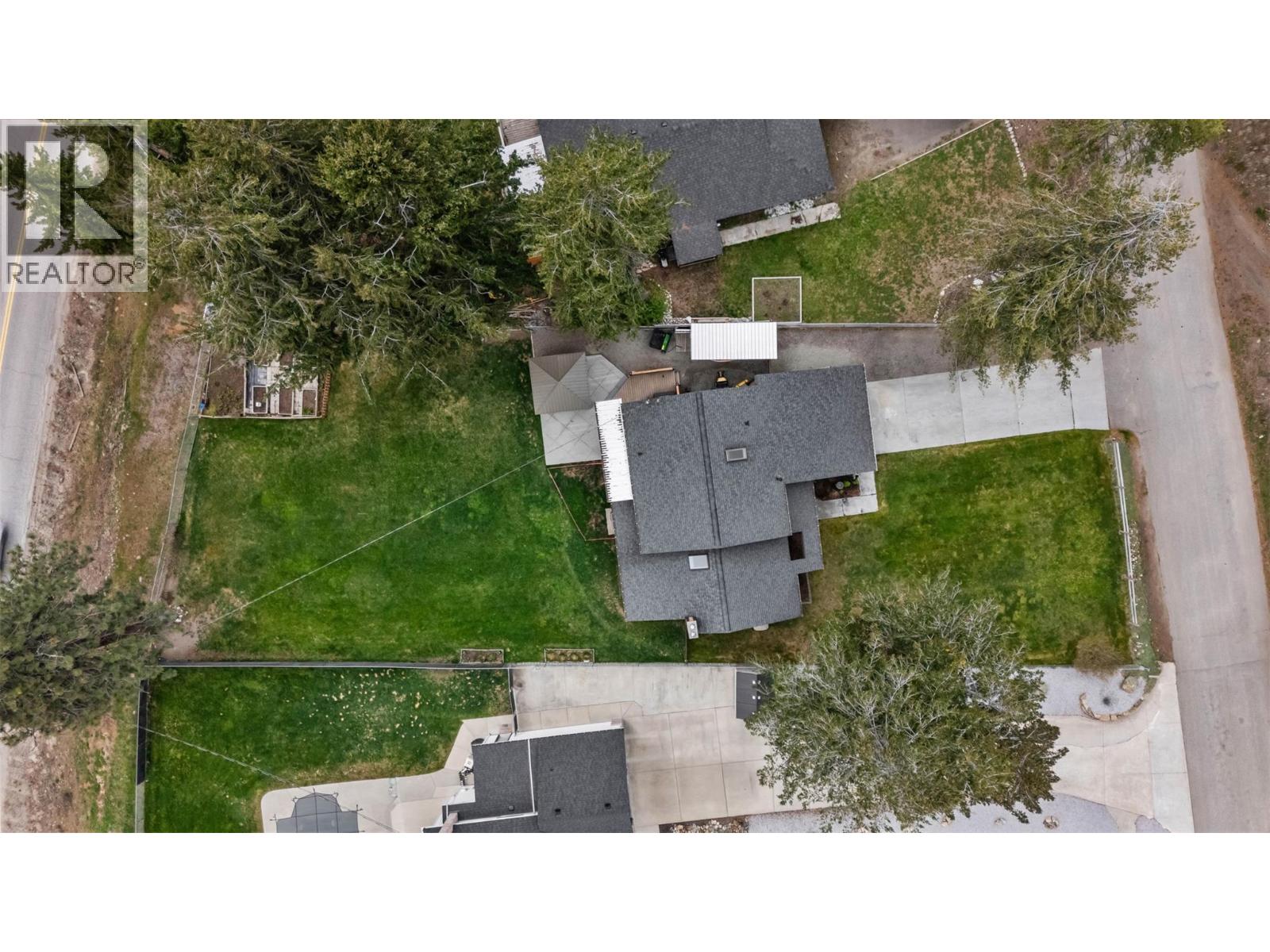 5305 Bradbury Street, Peachland